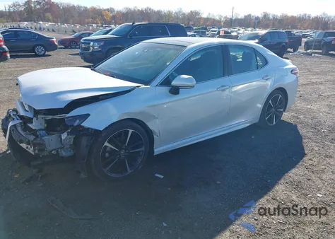 2018 Toyota Camry Xse z USA, uszkodzony, nr VIN 4T1B61HK1JU648021